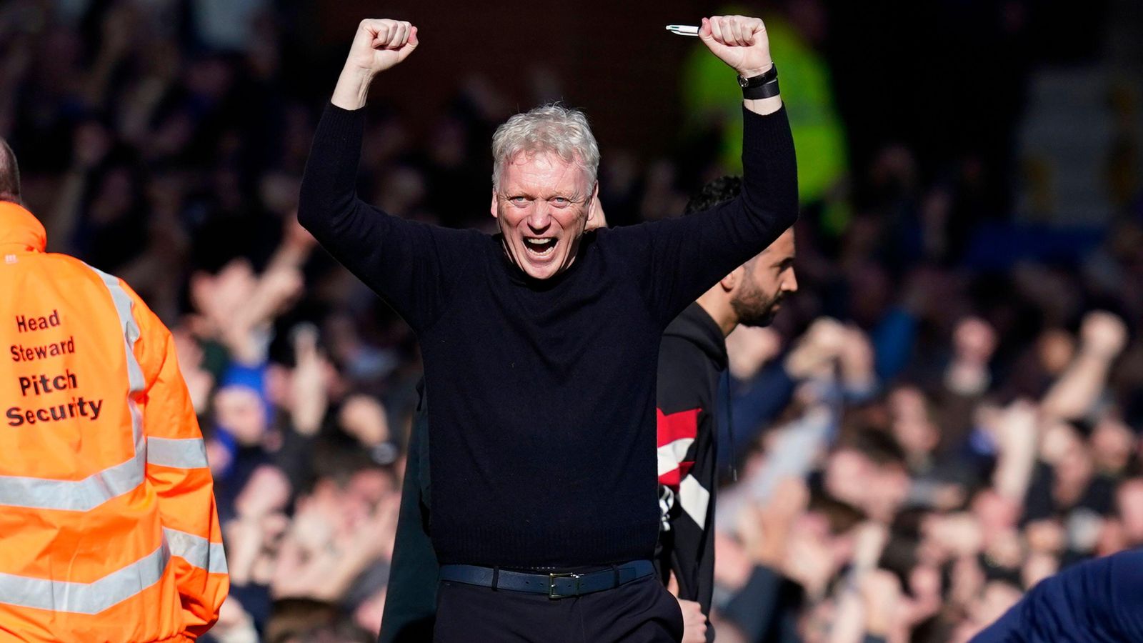 David Moyes Celebrates goal against Manchester United